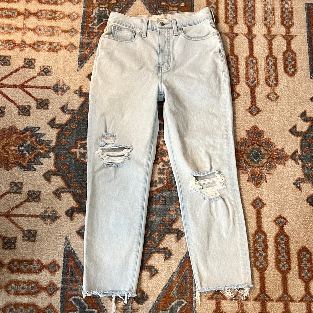 Madewell Light Wash Distressed ‘the MomJean’ - sz 27 (light stain marks)